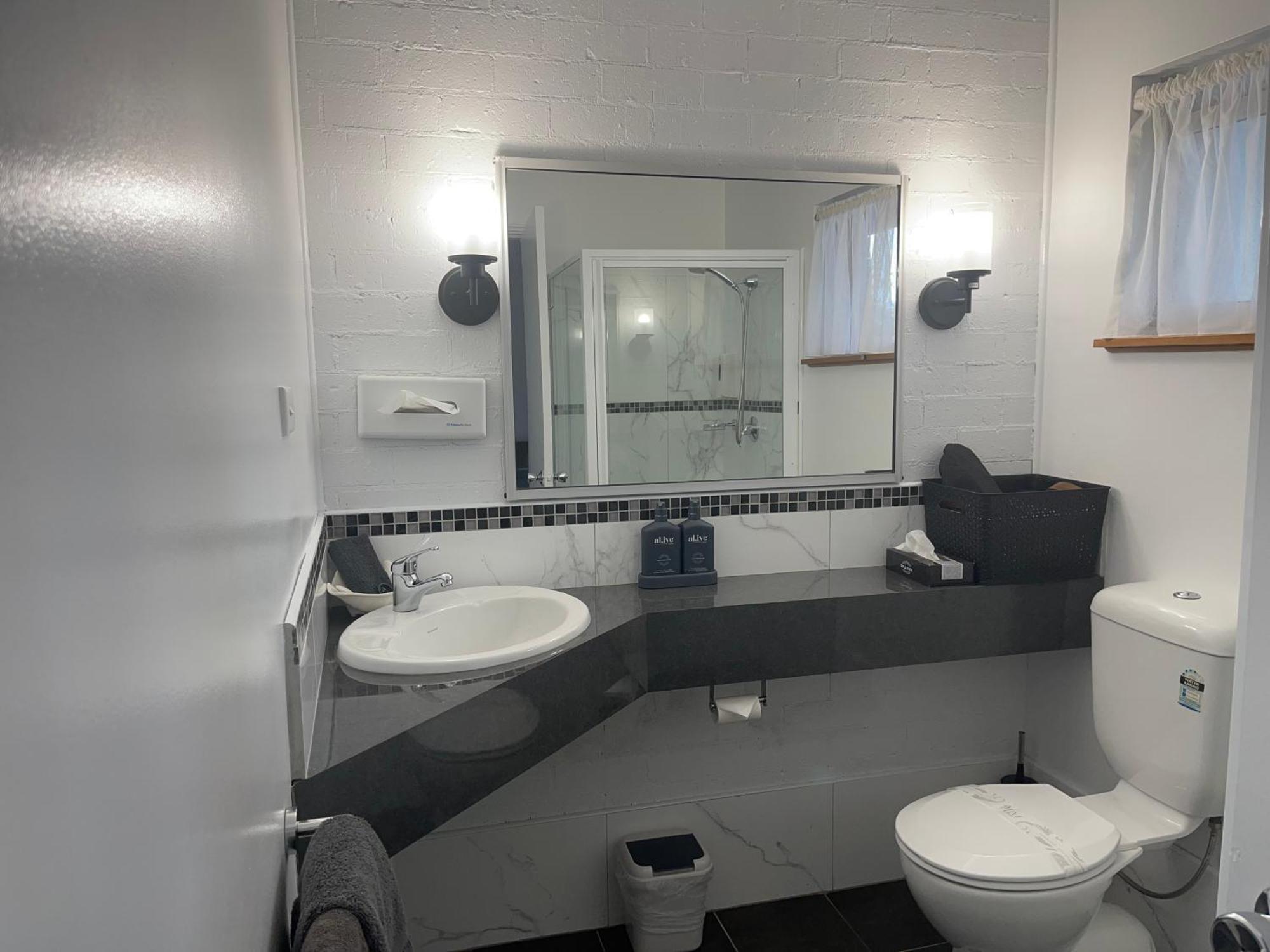Westwood Motor Inn Армидейл Экстерьер фото